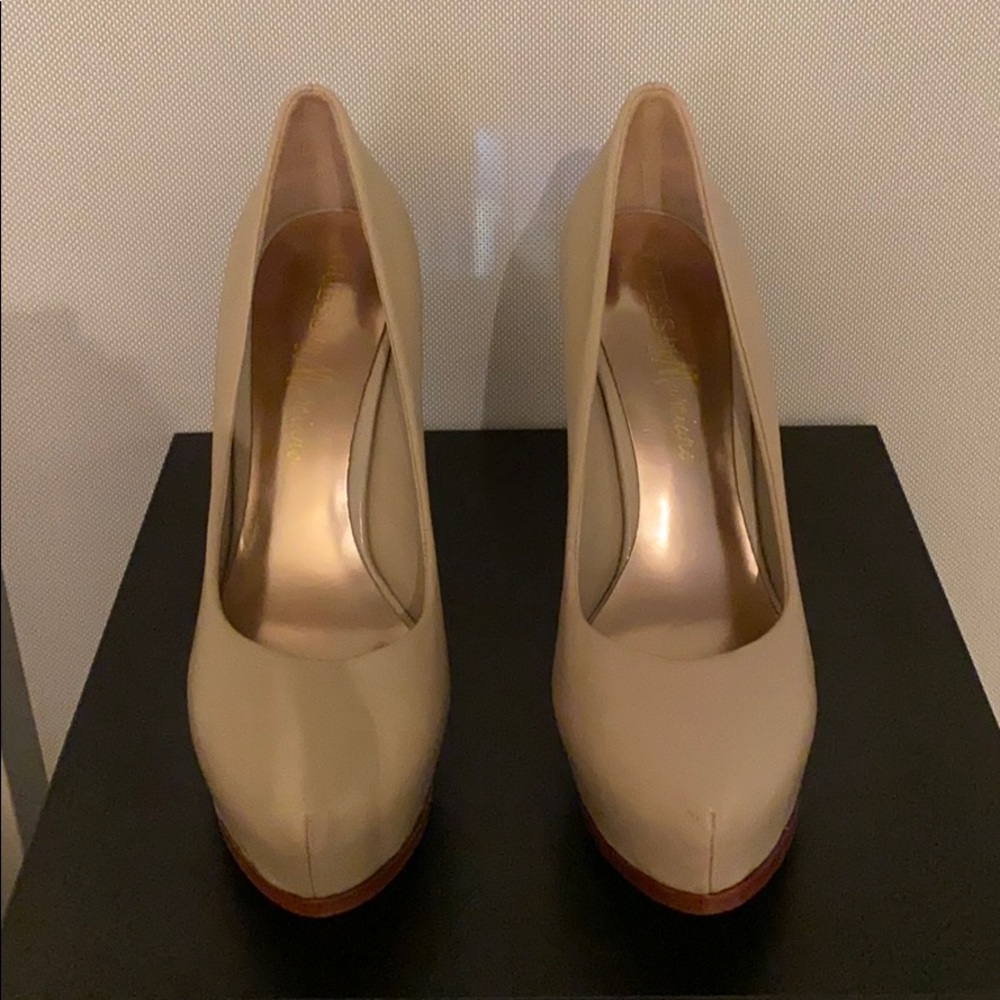Shoes - Picture 2 of 3